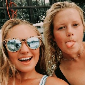 Meet your Posher, Ej